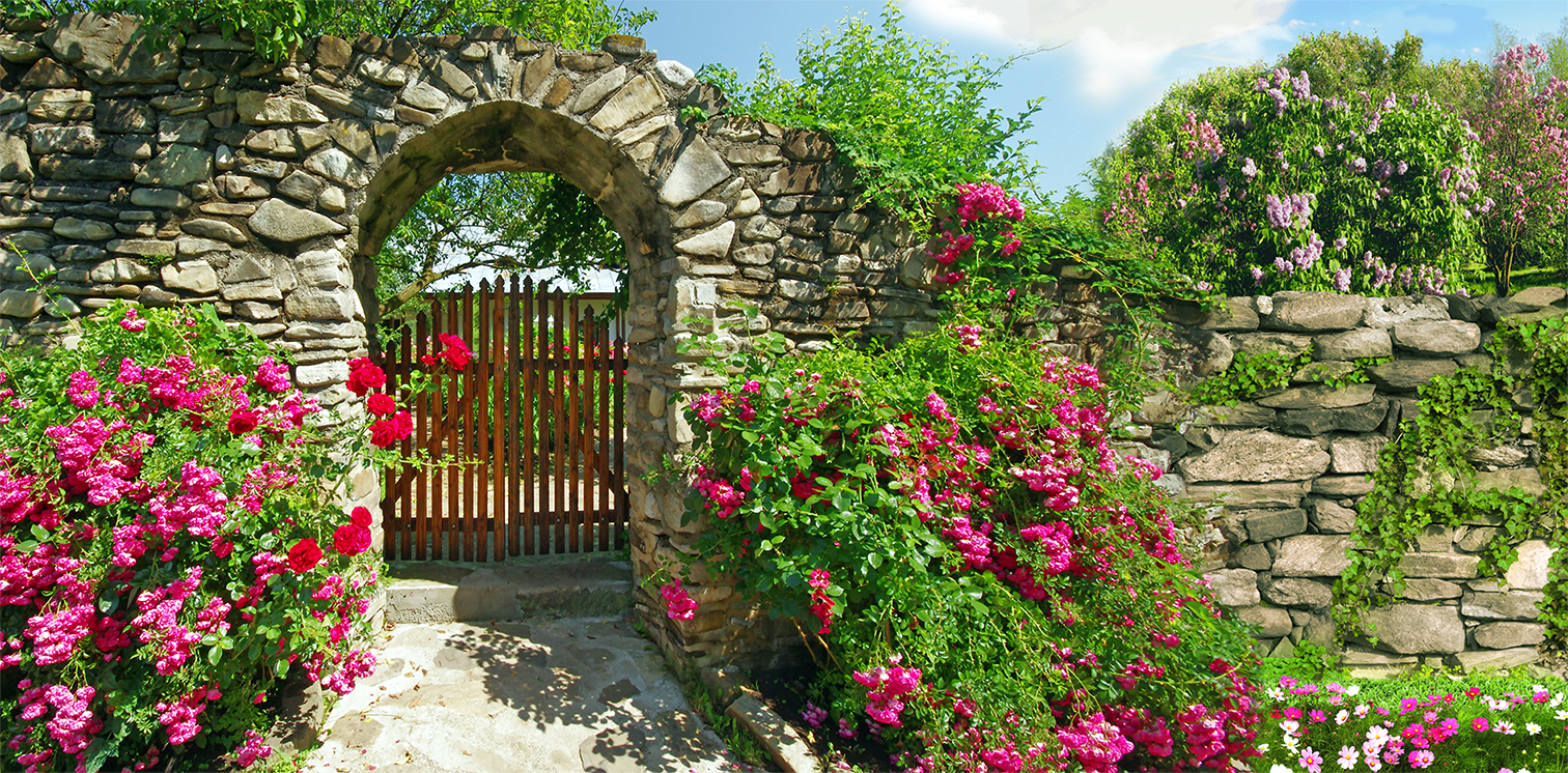Каменная арка с цветами
